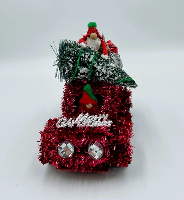 Mini Gnomes w/Christmas Tree on Truck